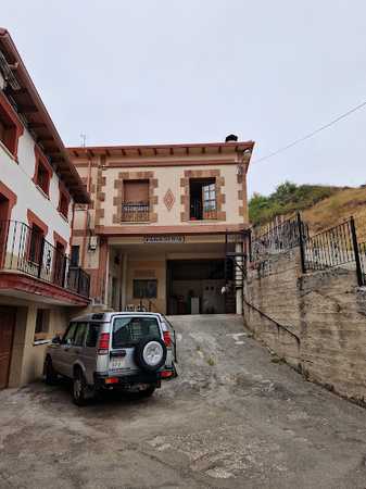 Fotografia tomada fuera de Hermanos Bustamante Sc - Panadería en Pradoluengo, Burgos