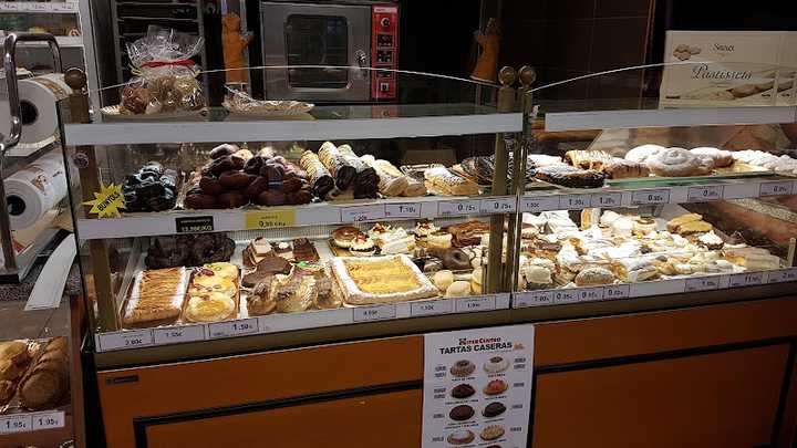 Fotografia tomada fuera de Hiper Centre Alaior - Supermarket en Alaior, Baleares