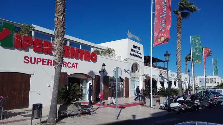 Fotografia tomada fuera de Hiper Centro Sant Jordi - Supermercado en Sant Jordi de ses Salines, Baleares