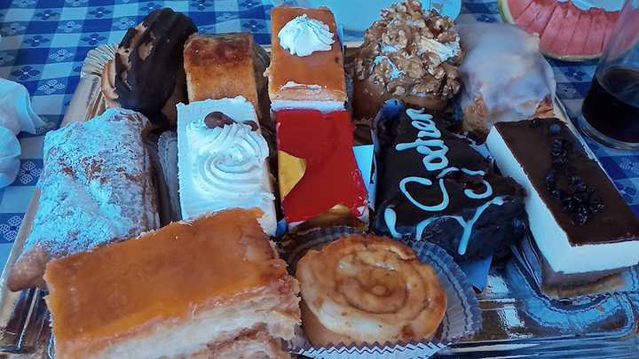 Fotografia tomada fuera de Hojaldres Artesanos del Pozo, S.L. - Panadería en León, León