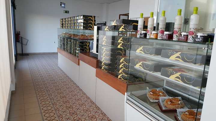 Fotografia tomada fuera de Horno Argania - Panadería en Tres Cantos, Madrid
