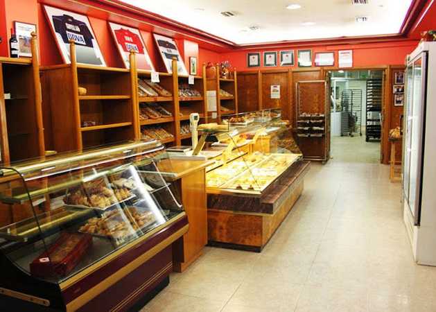 Fotografia tomada fuera de Horno Arguiñano - Panadería en Logroño, La Rioja