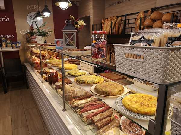 Fotografia tomada fuera de Horno Cal Carlos - Forn de pa en Guissona, Lleida