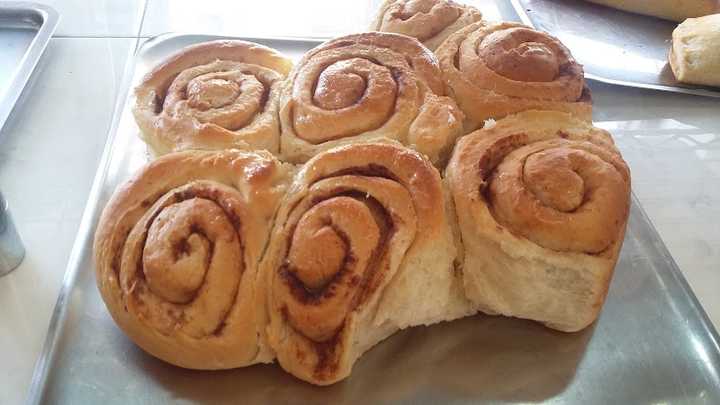 Fotografia tomada fuera de Artesanos Pasteleros Granada CB. - Pastelería en Valencia, Valencia