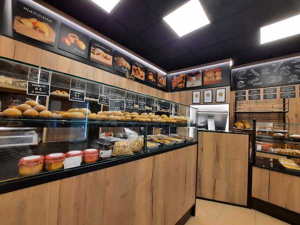 Fotografia tomada fuera de Horno de Leña Llerda - Panadería en Cretas, Teruel