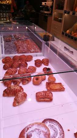 Fotografia tomada fuera de Horno de Oló Pastelería. degustación.cafetería - cafeterías en Santa Maria d'Oló, Barcelona
