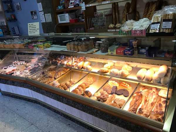 Fotografia tomada fuera de Horno de Osona - Forn de pa en Vic, Barcelona