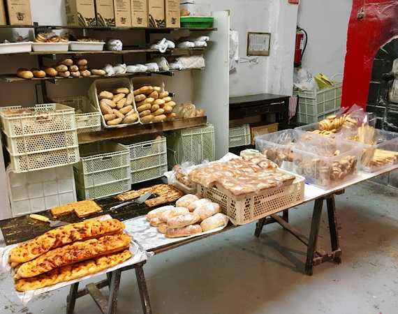 Fotografia tomada fuera de Horno de pan Adell - Forn de pa en Castellón de la Plana, Castellón