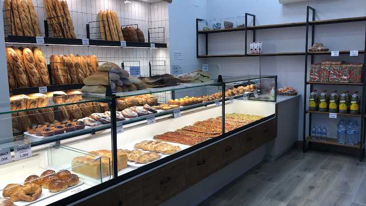 Fotografia tomada fuera de Horno de pan de Ager - Forn de pa en Balaguer, Lleida