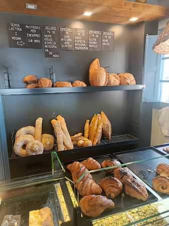 Fotografia tomada fuera de Horno de Pan La Fornera - Forn de pa en Vilamitjana, Lleida