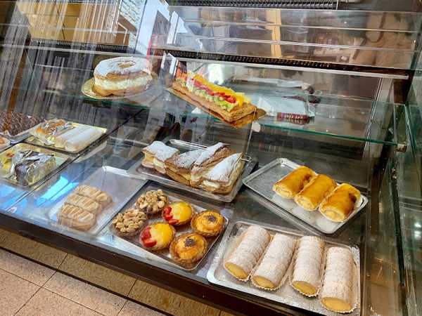 Fotografia tomada fuera de Horno de Pan Pujó - Forn de pa en La Llacuna, Barcelona