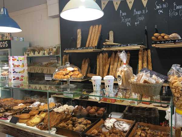 Fotografia tomada fuera de Horno de Pan y Pastelería Gloria - Forn de pa en Barcelona, Barcelona