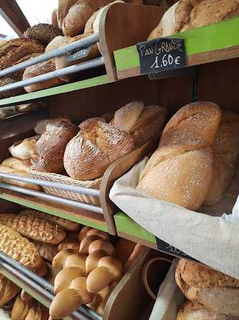 Fotografia tomada fuera de Horno de panadería y pastelería San Pedro - Pastelería en Santa Olalla, Toledo