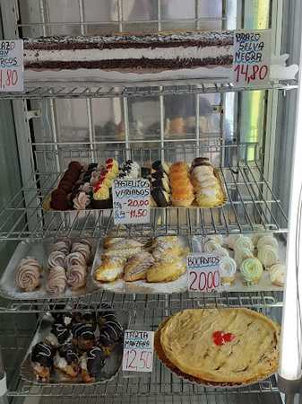 Fotografia tomada fuera de Horno Family - Pastelería en San Sebastián de los Reyes, Madrid