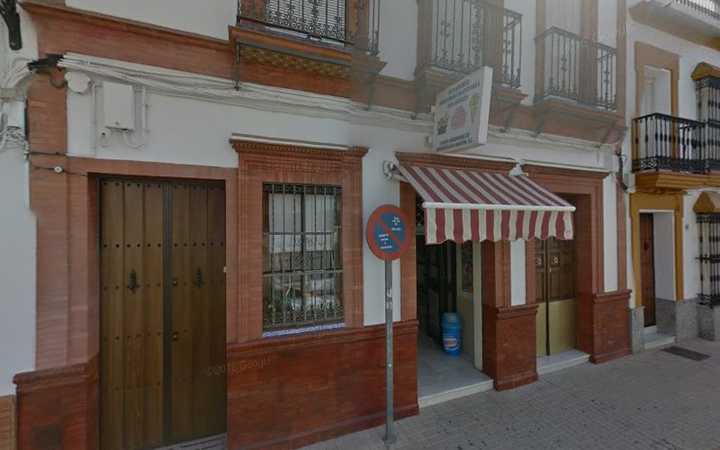 Fotografia tomada fuera de Horno Herederos de Hermenegildo Martín - Panadería en Villaverde del Río, Sevilla