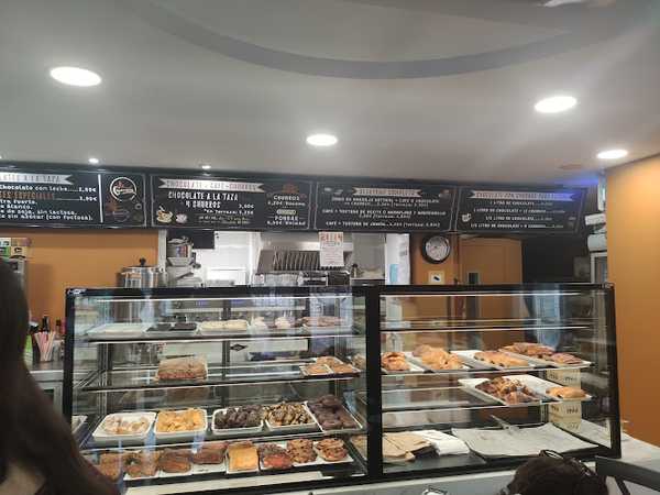 Fotografia tomada fuera de Horno Jaqués - Panadería en Jaca, Huesca