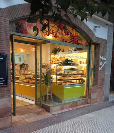 Fotografia tomada fuera de Horno La Esperanza - Panadería en Logroño, La Rioja