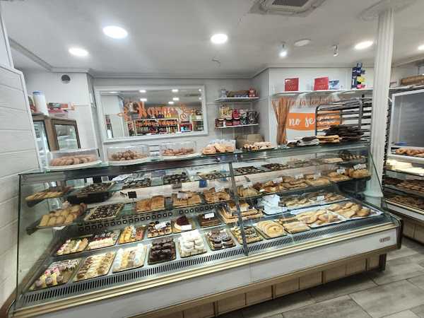 Fotografia tomada fuera de Horno La Fe Y Valencia - Pastelería en Madrid, Madrid