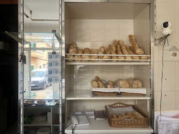 Fotografia tomada fuera de Horno La Soledad, C.b. - Forn de pa en Felanitx, Baleares