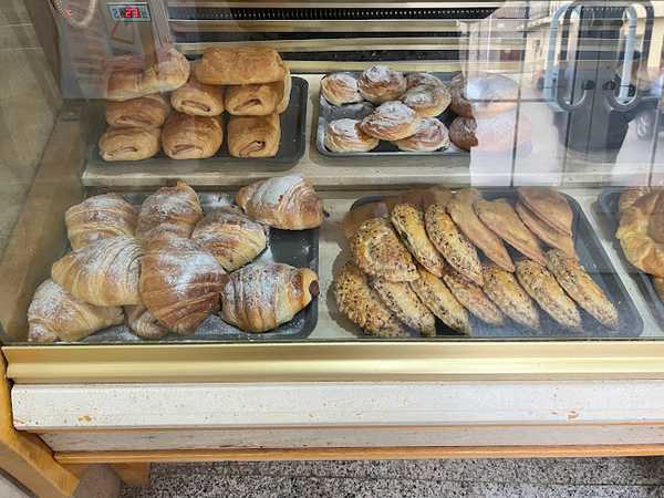 Fotografia tomada fuera de Horno Montes Universales - Panadería en Bronchales, Teruel