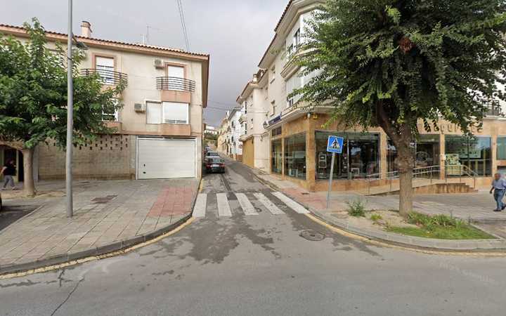 Fotografia tomada fuera de Asoc.G.D.R. del Altiplano de Granada - Panadería en Baza, Granada