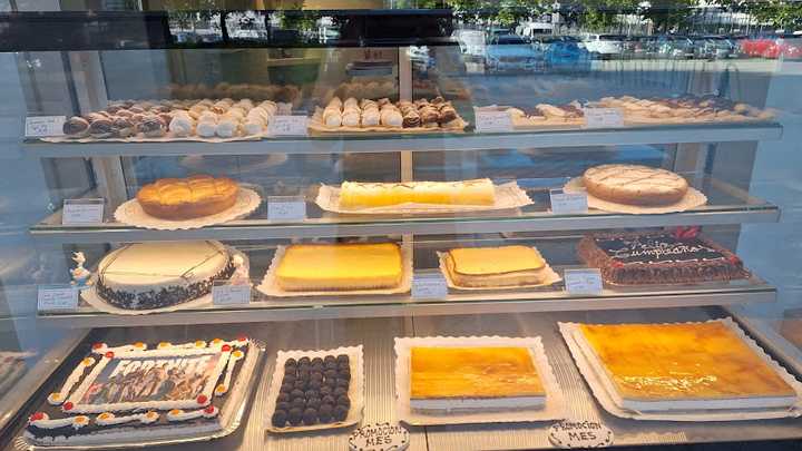 Fotografia tomada fuera de Horno San Lorenzo - Pastelería en Alcobendas, Madrid