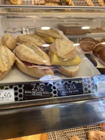 Fotografia tomada fuera de Horno Sanbrandan - Panadería en A Coruña, A Coruña