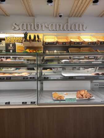 Fotografia tomada fuera de Horno Sanbrandan - Panadería en Betanzos, A Coruña
