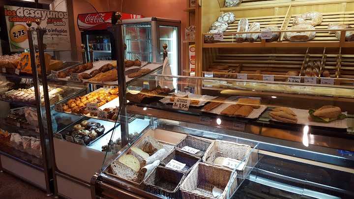 Fotografia tomada fuera de Horno Sanbrandán - Panadería en A Coruña, A Coruña