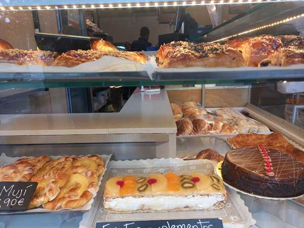 Fotografia tomada fuera de Horno Santa María - Pastelería en Madrid, Madrid