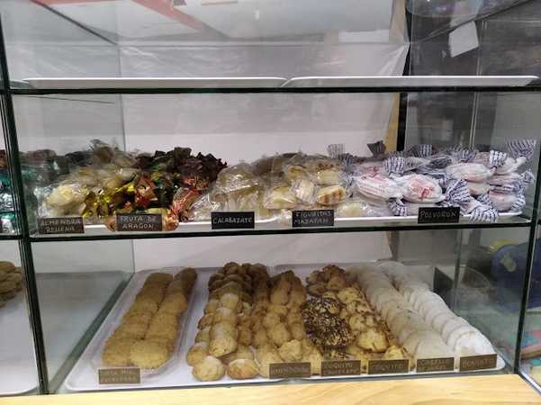 Fotografia tomada fuera de Horno-Panaderia Mery Toña - Panadería en Alicante, Alicante