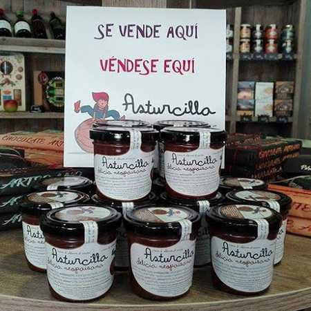 Fotografia tomada fuera de Asturcilla - Tienda de productos de chocolate en Santolaya de Cabranes, Asturias