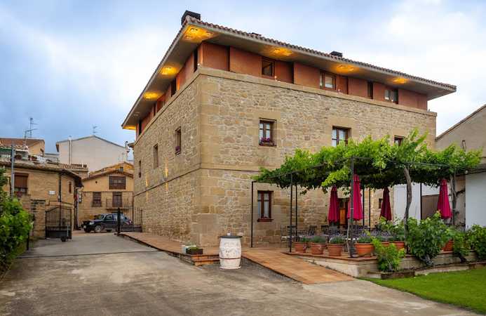 Fotografia tomada fuera de Hotel Villa de Ábalos - hoteles en Ábalos, La Rioja