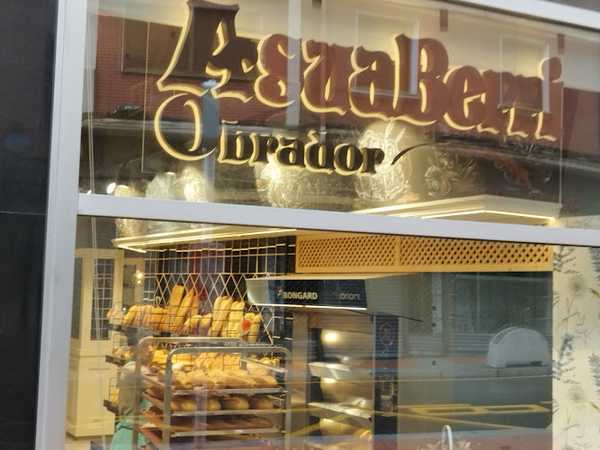 Fotografia tomada fuera de AsuaBerri Los Fueros - Panadería en Barakaldo, Bizkaia