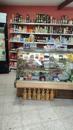 Fotografia tomada fuera de José Luis Dorreis Aldonza - Tienda de alimentación en La Bañeza, León