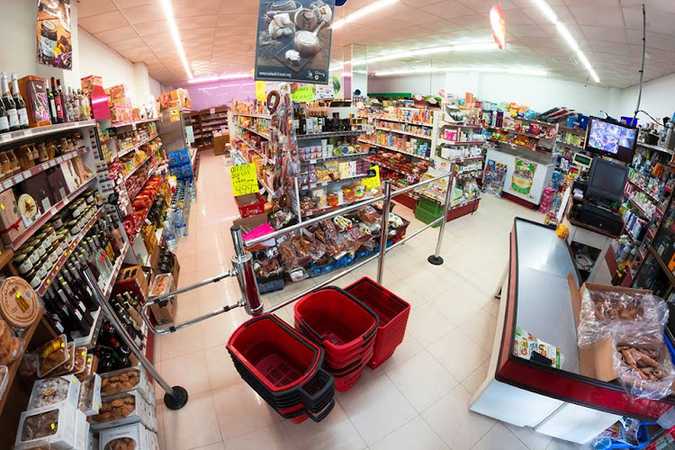 Fotografia tomada fuera de Autoservicio Conchi - Supermercado en Cabezuela del Valle, Cáceres