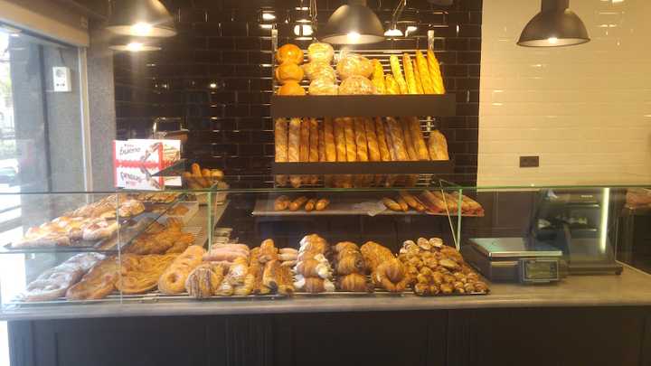 Fotografia tomada fuera de Julian's - cafeterías en Sant Vicenç dels Horts, Barcelona