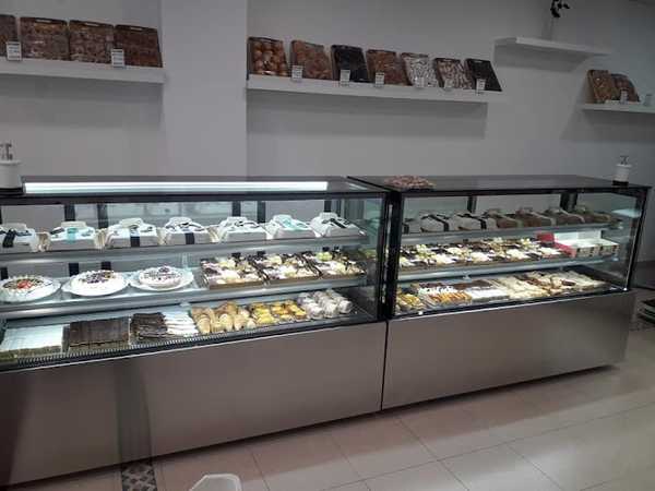 Fotografia tomada fuera de Jumary - Pastelería en Granada, Granada