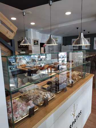 Fotografia tomada fuera de Karpatos Obrador Cafetería - Cafetería en El Puerto de Sta María, Cádiz