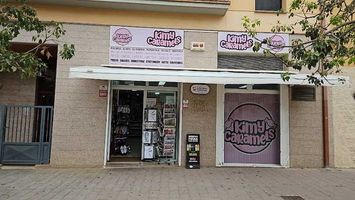 Fotografia tomada fuera de Kimy Caramels - Tienda de golosinas en Roses, Girona