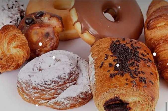 Fotografia tomada fuera de Kiosco Jesús - Panadería en Elda, Alicante
