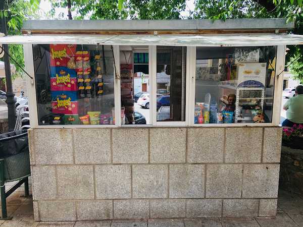 Fotografia tomada fuera de Kiosko Berzocana - Tienda de golosinas en Berzocana, Cáceres