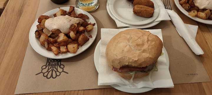 Fotografia tomada fuera de König Espai Gironès - restaurantes en Salt, Girona