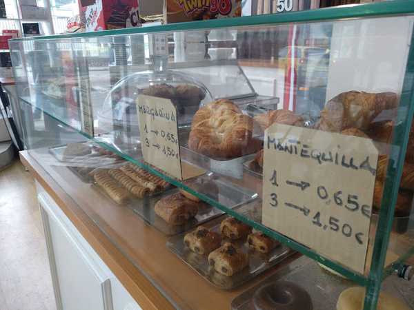 Fotografia tomada fuera de Kroyspan Croissanteria - Panadería en Santander, Cantabria