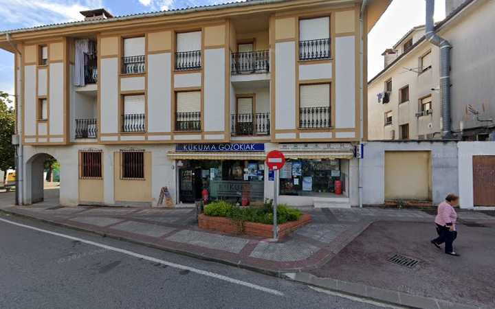 Fotografia tomada fuera de Kukuma Gozokiak - Tienda de lotería en Concha, Bizkaia