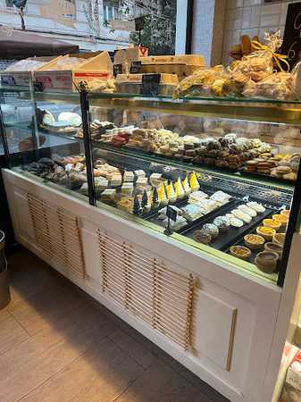 Fotografia tomada fuera de Kurrusku El Bodegón de Egaña - cafeterías en Bilbao, Bizkaia