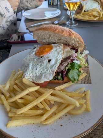 Fotografia tomada fuera de L’Àncora Bar Restaurant - restaurantes en Llers, Girona