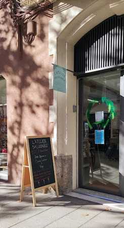 Fotografia tomada fuera de L'Atelier Saludable - Tienda de alimentación en Vilafranca del Penedès, Barcelona