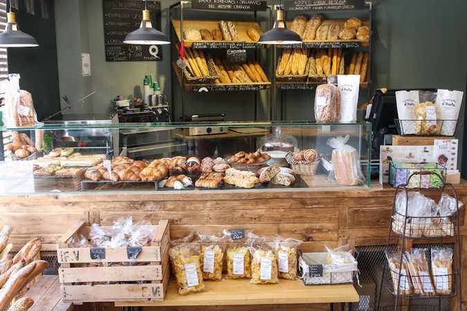Fotografia tomada fuera de L'Estanyet - Panadería en Barcelona, Barcelona