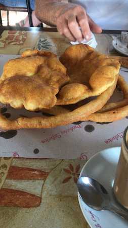 Fotografia tomada fuera de La Abuela Churrería-Cafetería - Churrería en Fernán Núñez, Córdoba